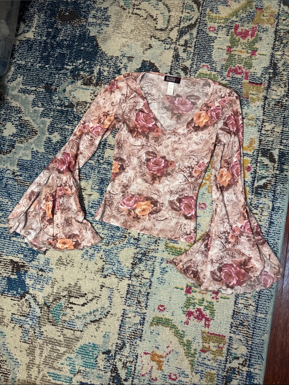 Vintage XOXO Rose-Print Pink Bell Sleeve V-Neck Top